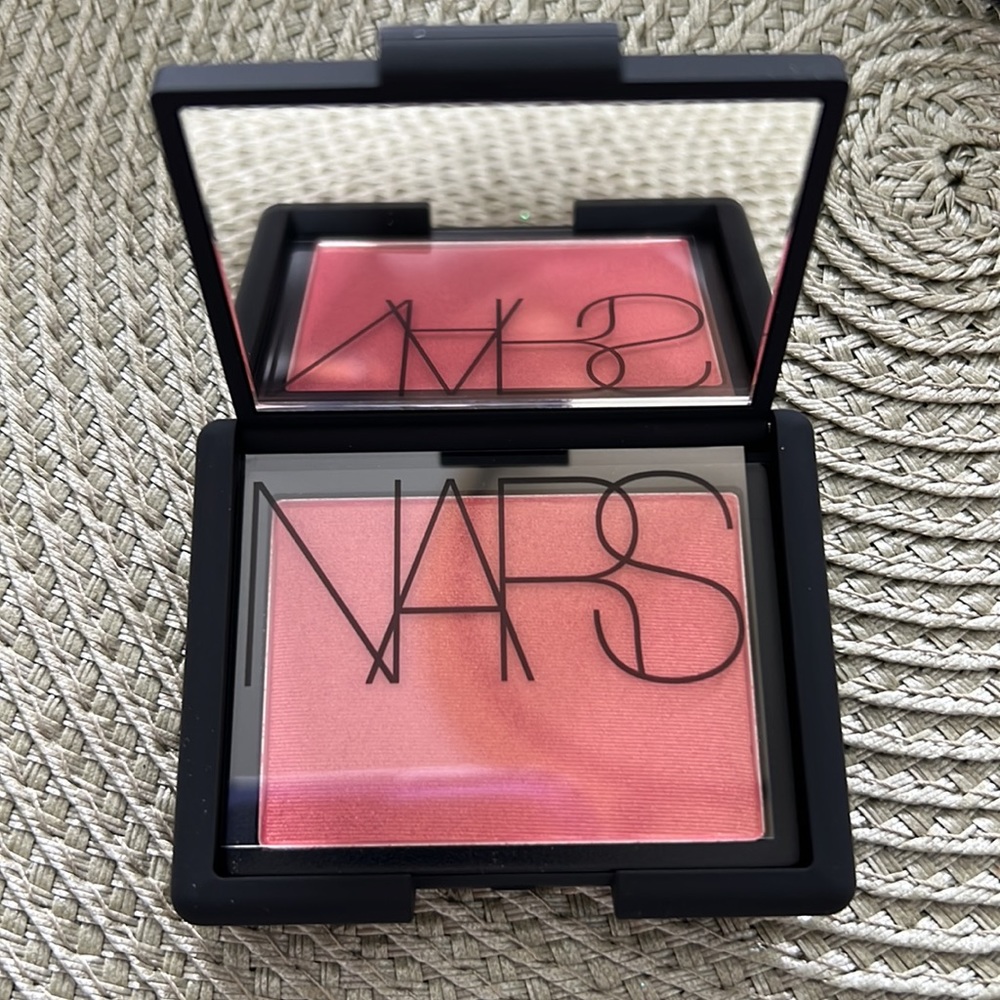 *SOLD* NARS blush - Picture 3 of 4